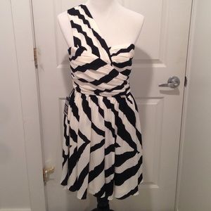 NWT Express Black/Ivory Print One Shoulder Dress